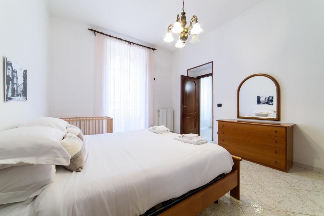 Casa Vacanze “In Centro” Σαλέρνο Εξωτερικό φωτογραφία