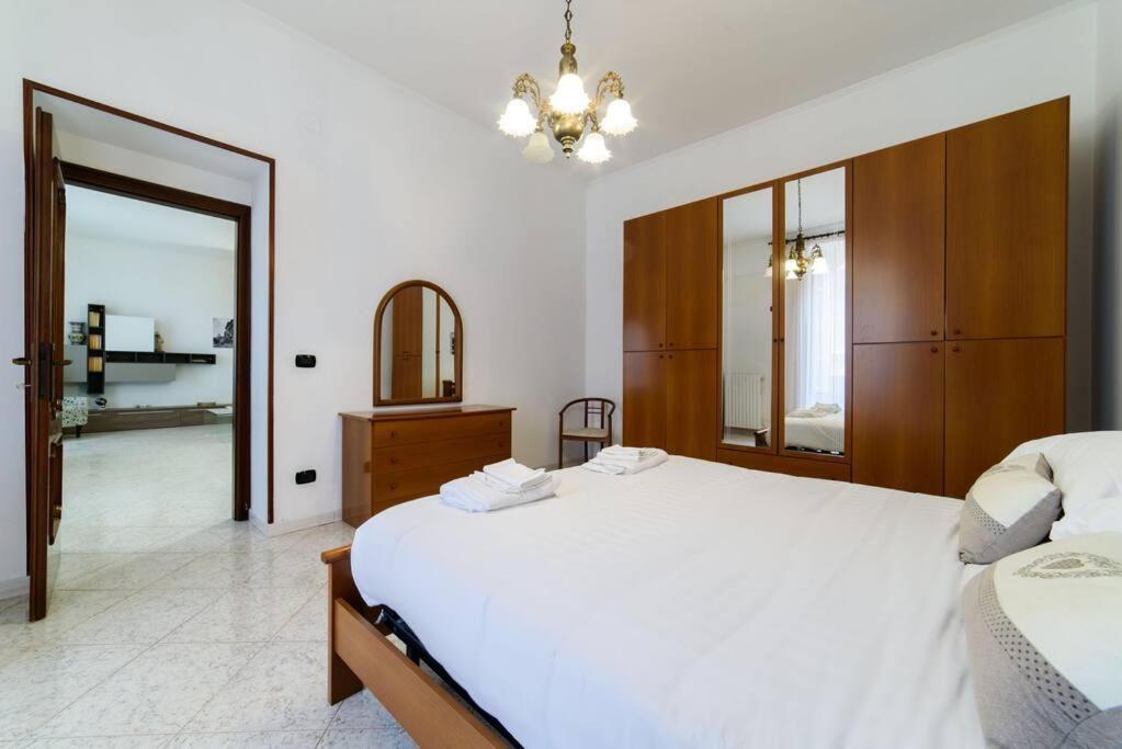 Casa Vacanze “In Centro” Σαλέρνο Εξωτερικό φωτογραφία