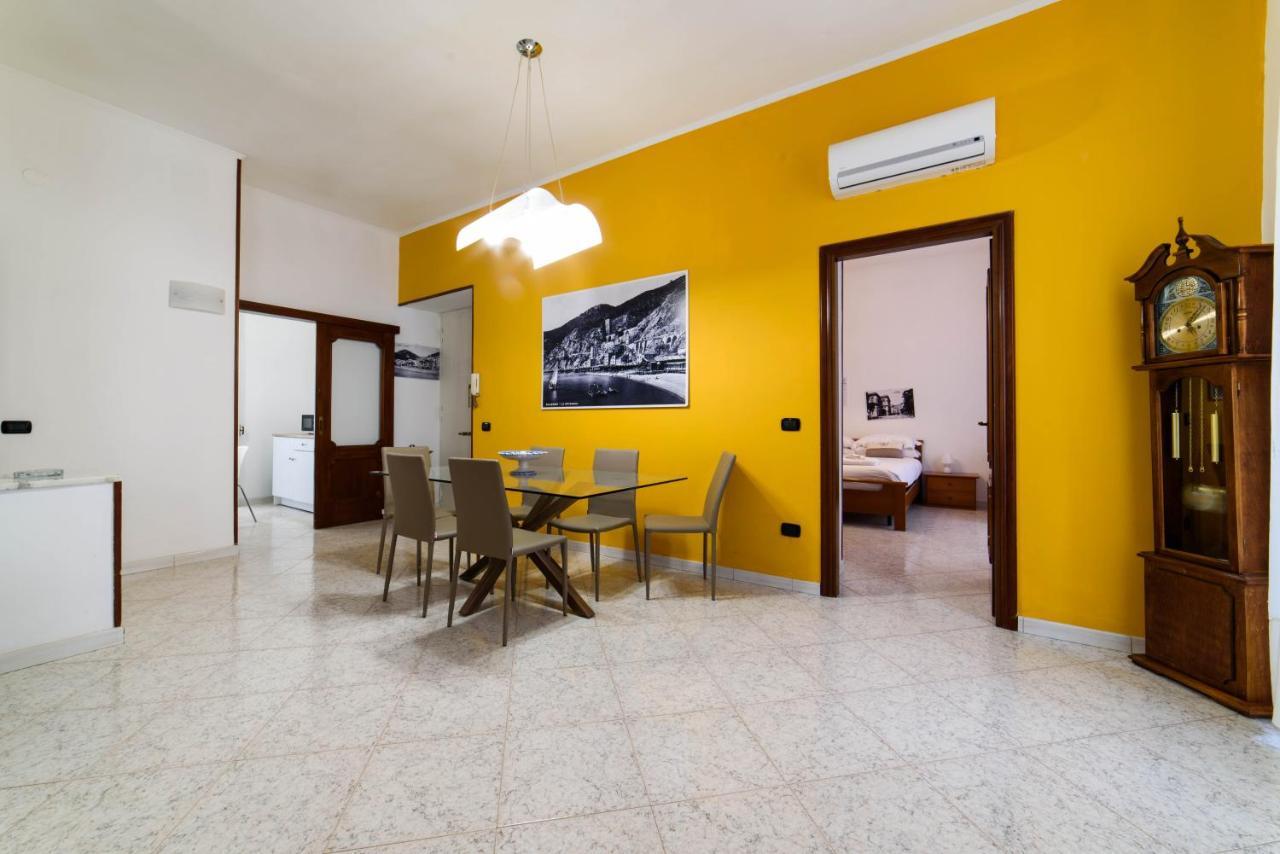Casa Vacanze “In Centro” Σαλέρνο Εξωτερικό φωτογραφία